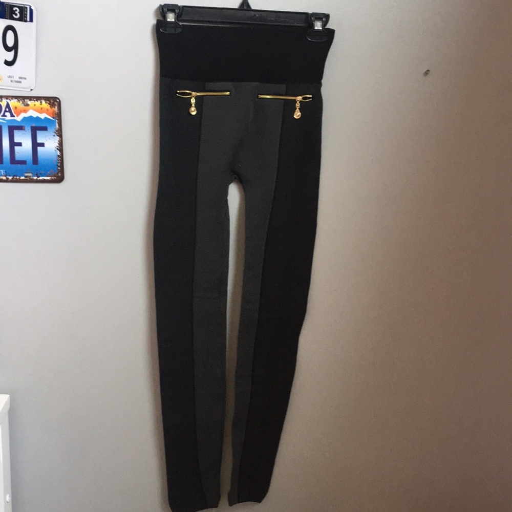 indero leggings with fake pockets and gold zipper